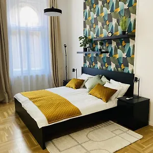 https://birdie6.inbudapesthotels.com